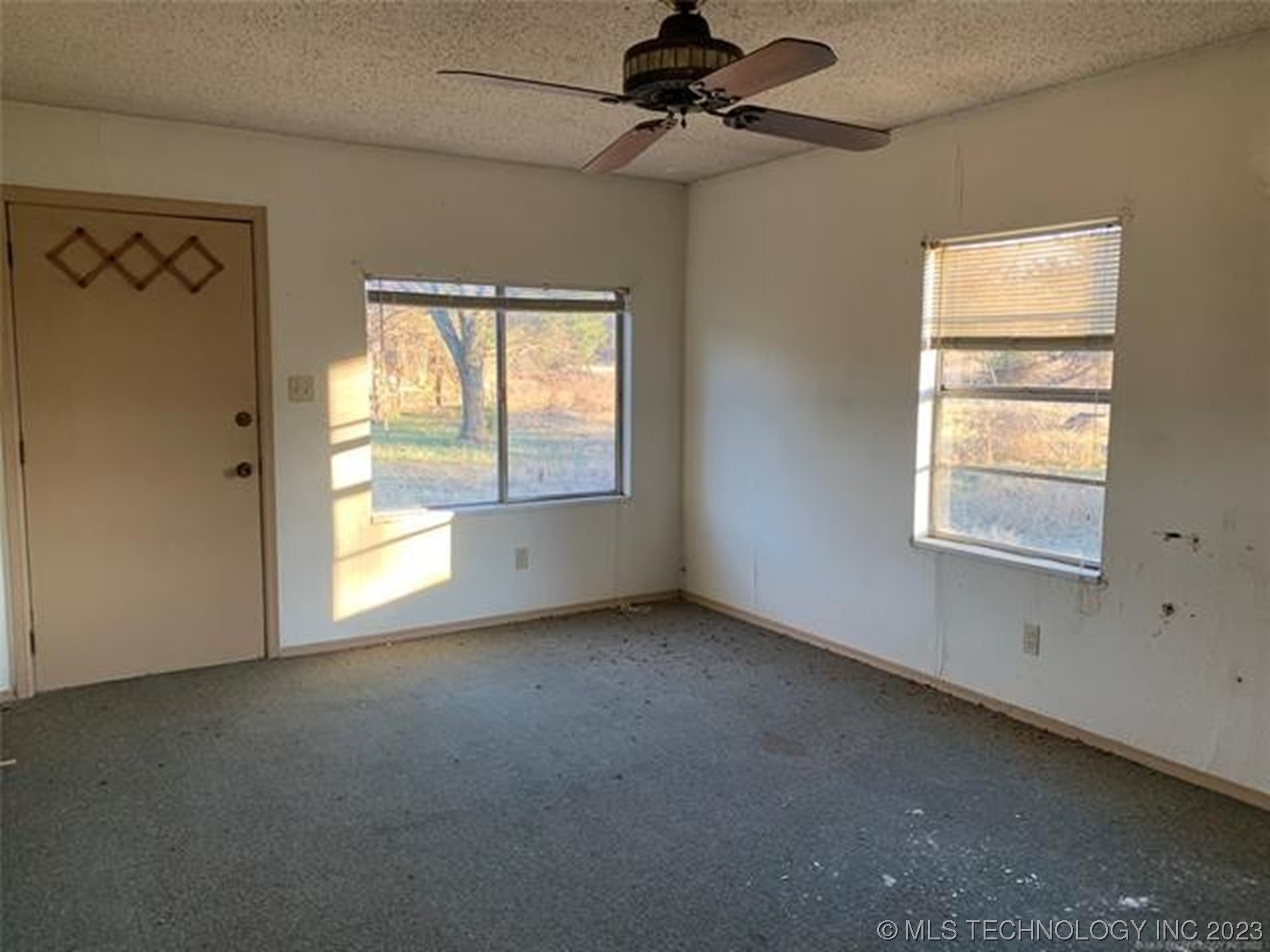 Photo 3 of 14 of 9745 N 180 Road house