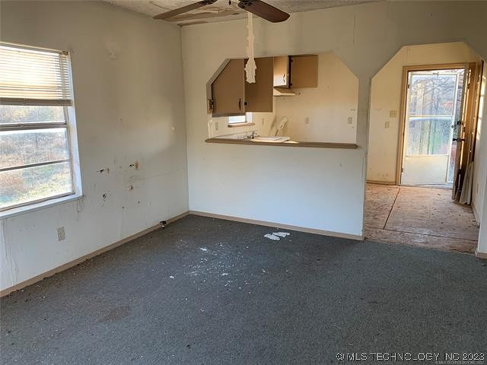 Photo 4 of 14 of 9745 N 180 Road house