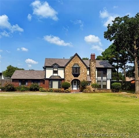 Photo of 1103 Oakwood Circle, Henryetta, OK 74437 (MLS # 2617208)