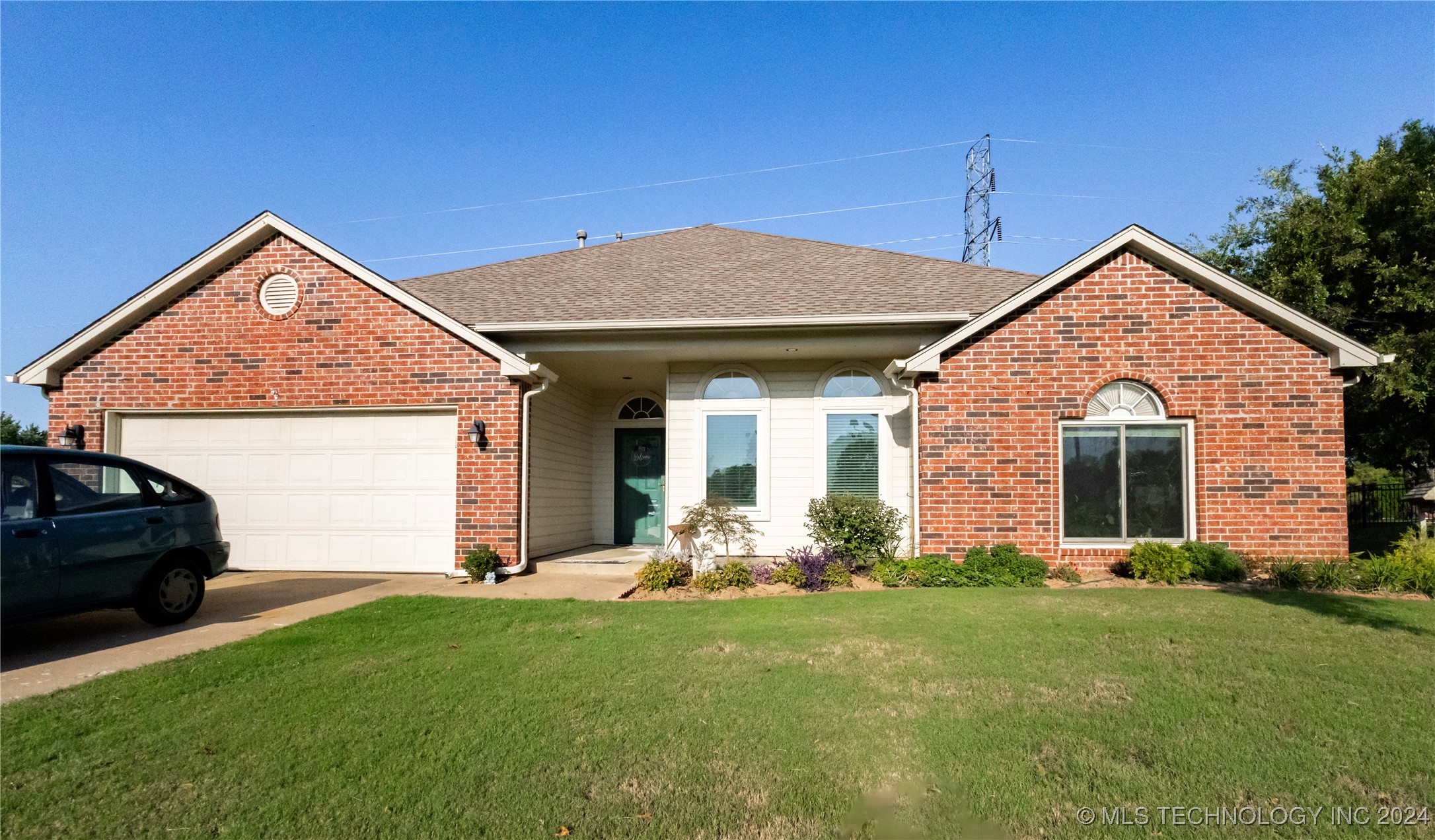 View Broken Arrow, OK 74014 house