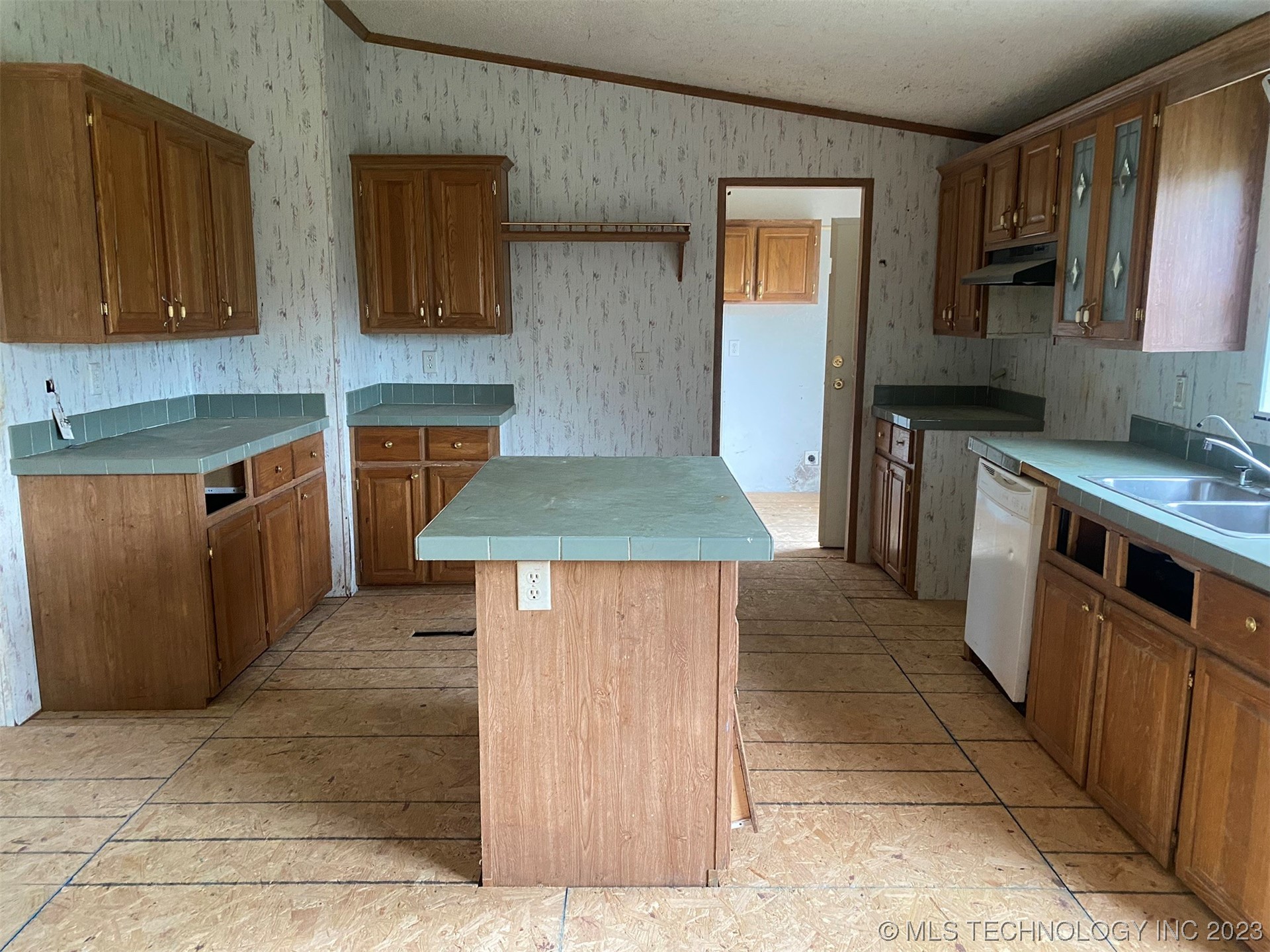 Photo 4 of 14 of 15575 Aruba Drive mobile home
