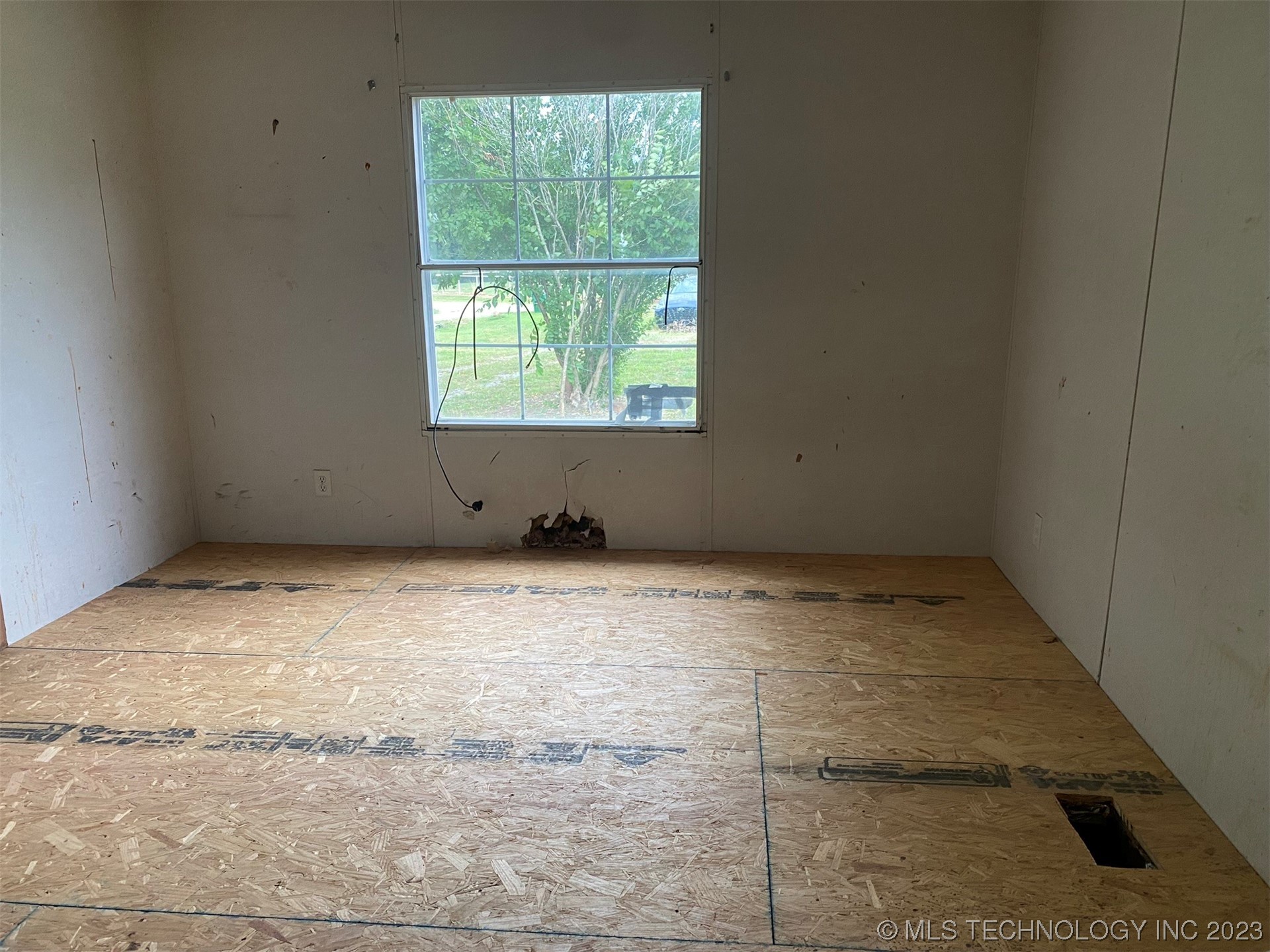 Photo 6 of 14 of 15575 Aruba Drive mobile home