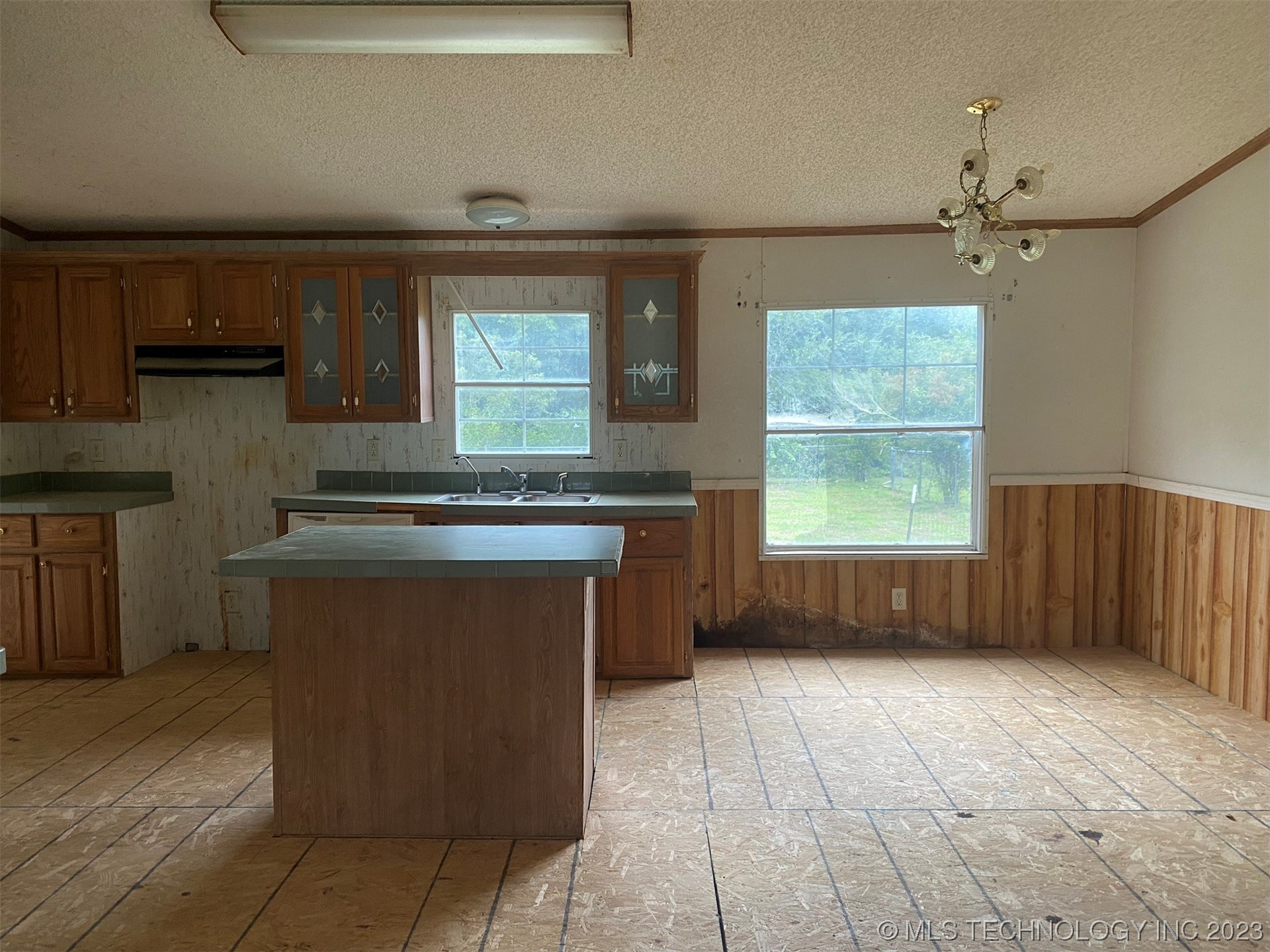 Photo 12 of 14 of 15575 Aruba Drive mobile home