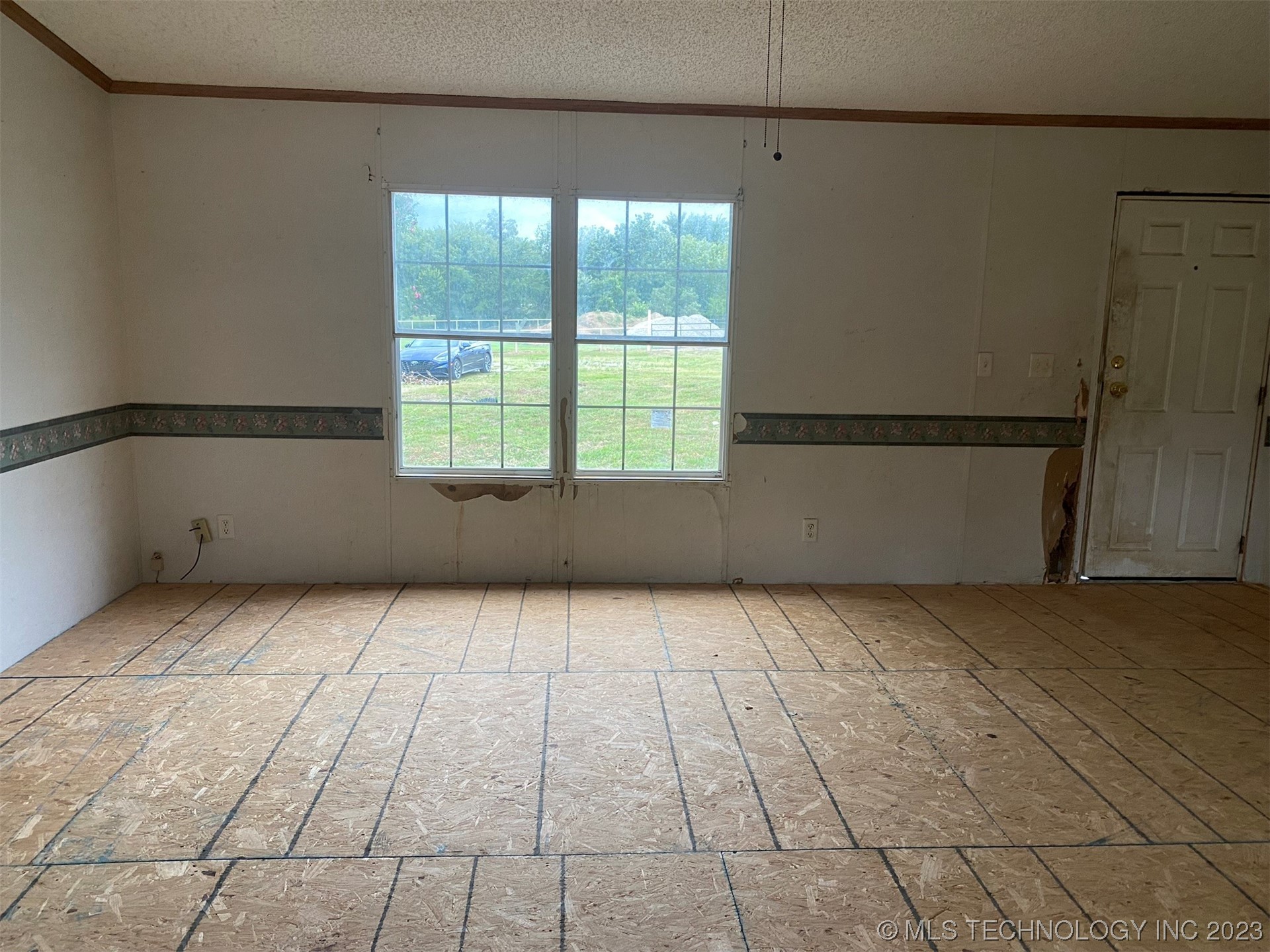 Photo 2 of 14 of 15575 Aruba Drive mobile home