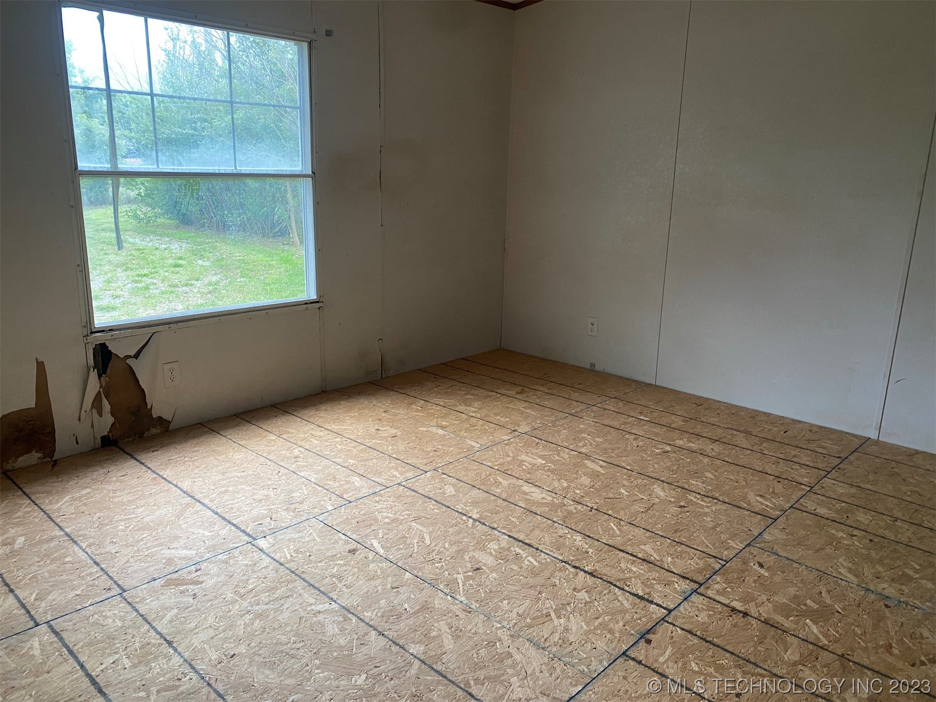 Photo 9 of 14 of 15575 Aruba Drive mobile home
