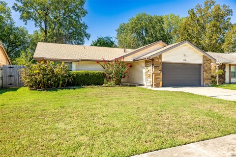 Photo of 1416 N Juniper Place, Broken Arrow, OK 74012 (MLS # 2636905)