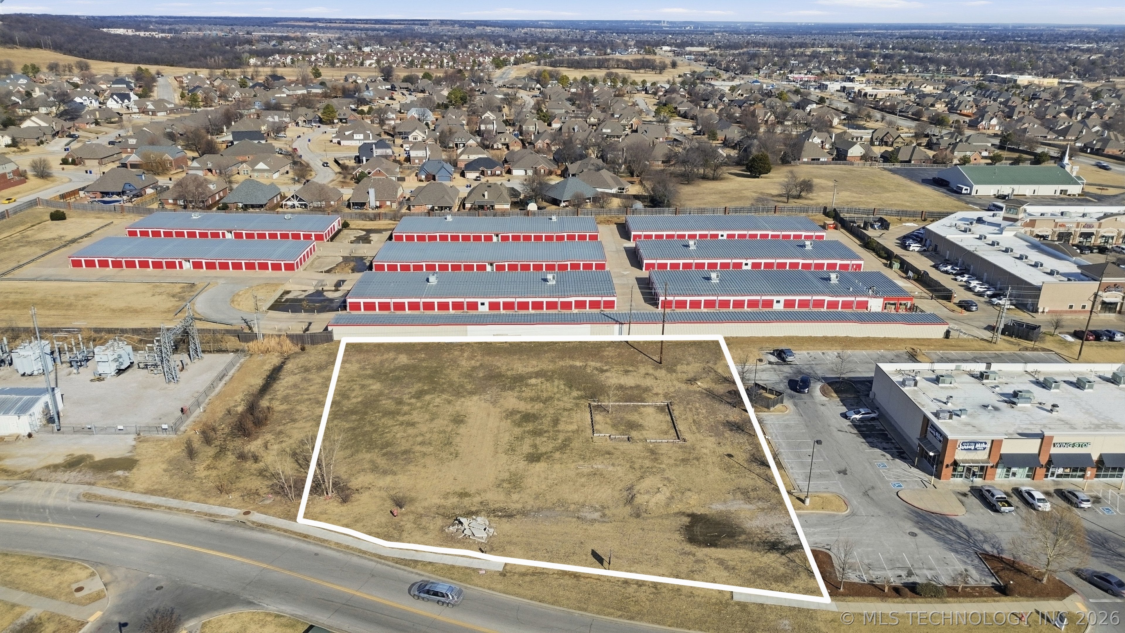 Photo 1 of 18 — 800 E Hillside Drive, Broken Arrow, OK 74012