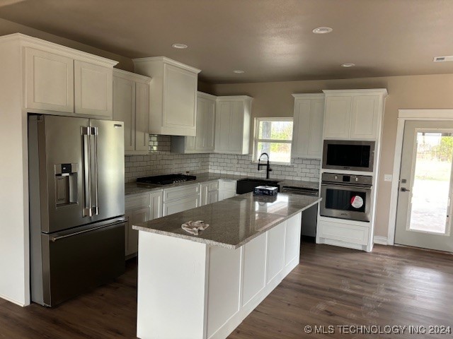 200 Sunset Way