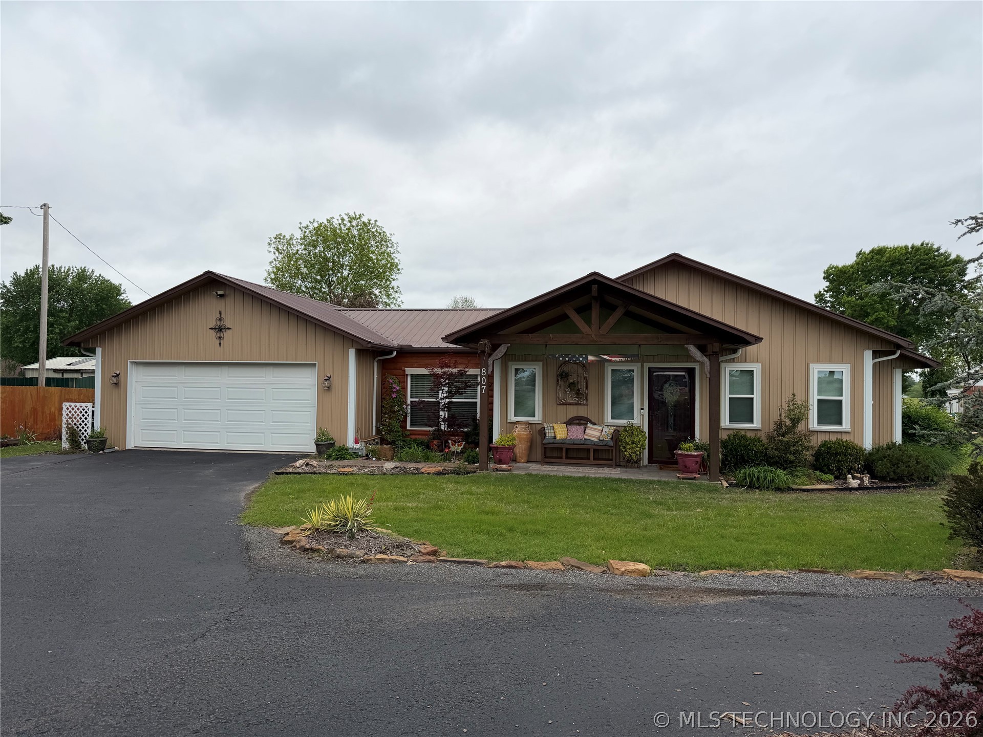 Photo 1 of 34 — 807 S Ross Avenue, Fort Gibson, OK 74434