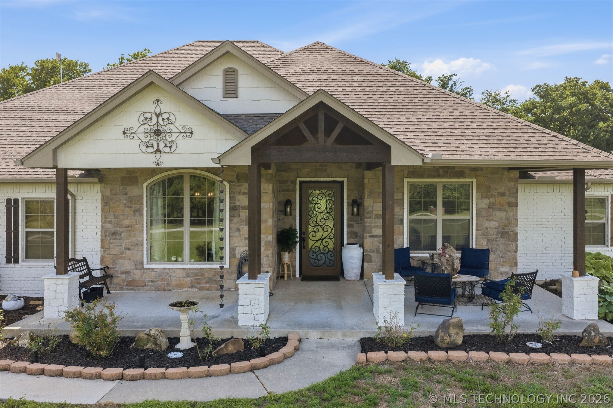 184 Royal Oaks