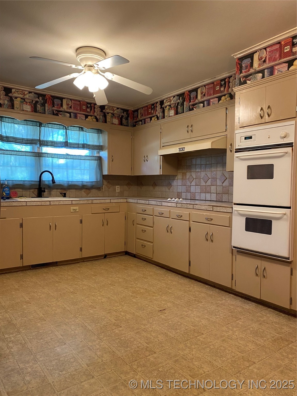 1227 Waco