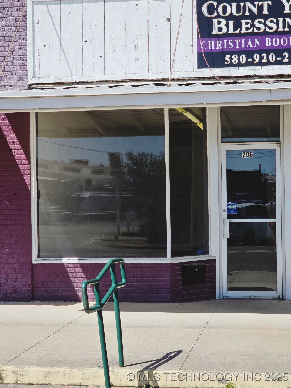 206 W Evergreen Street