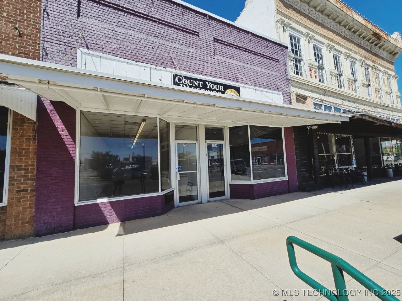 206 W Evergreen Street