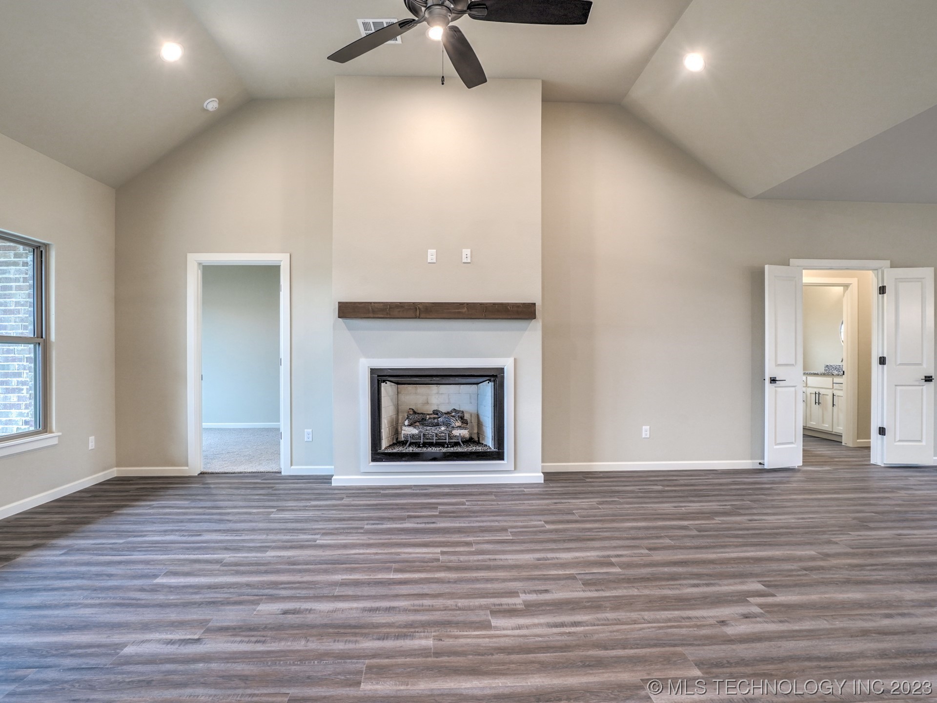 Photo 9 of 39 of 10728 S 280th Avenue house
