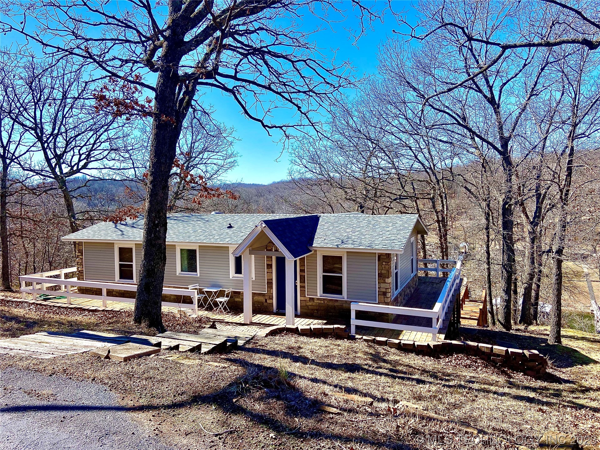 Photo 1 of 26 of 5186 370 Road house