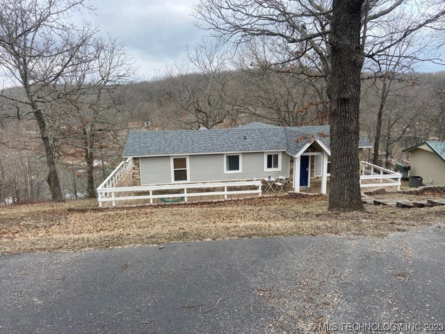 Photo 8 of 26 of 5186 370 Road house