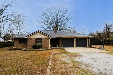 MLS: 2505942