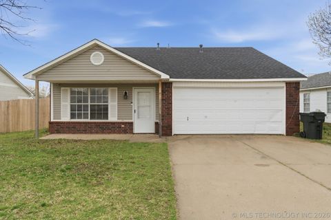 Photo of 1925 Bristol Road, Claremore, OK 74017 (MLS # 2607992)