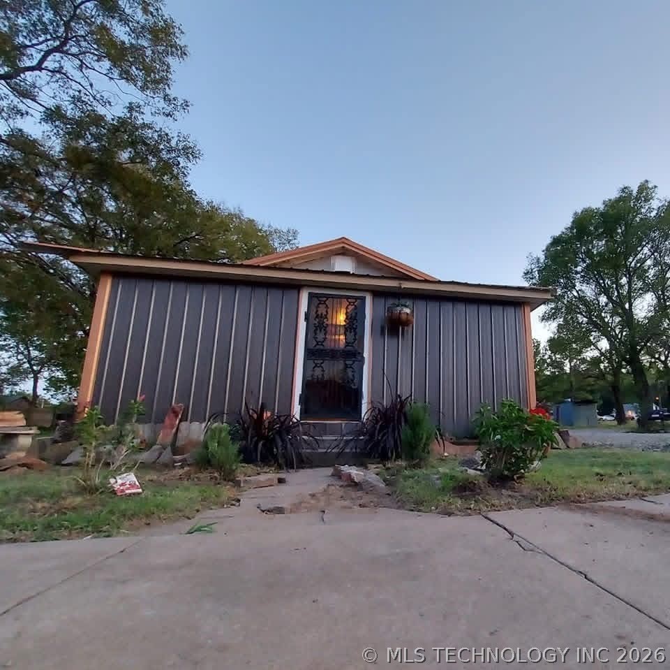Photo 1 of 19 — 518 W 1st Street, Hominy, OK 74035