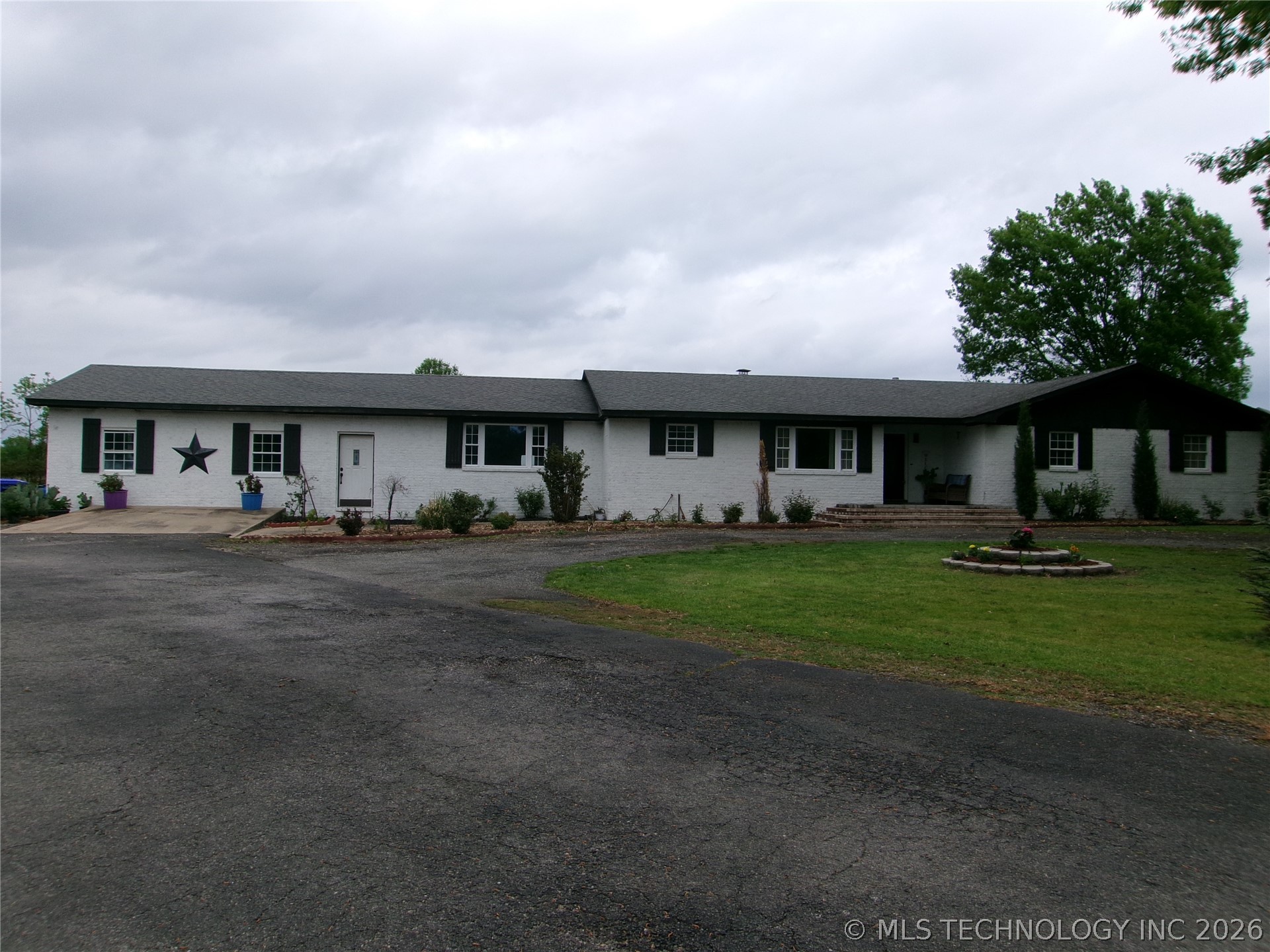 Photo 1 of 62 — 3340 E Smith Ferry Road, Muskogee, OK 74403