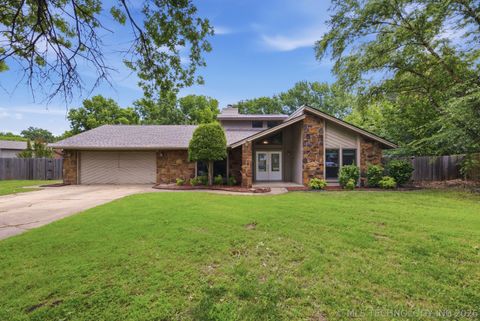 Photo of 8703 S 73rd EastAvenue, Tulsa, OK 74133 (MLS # 2622743)