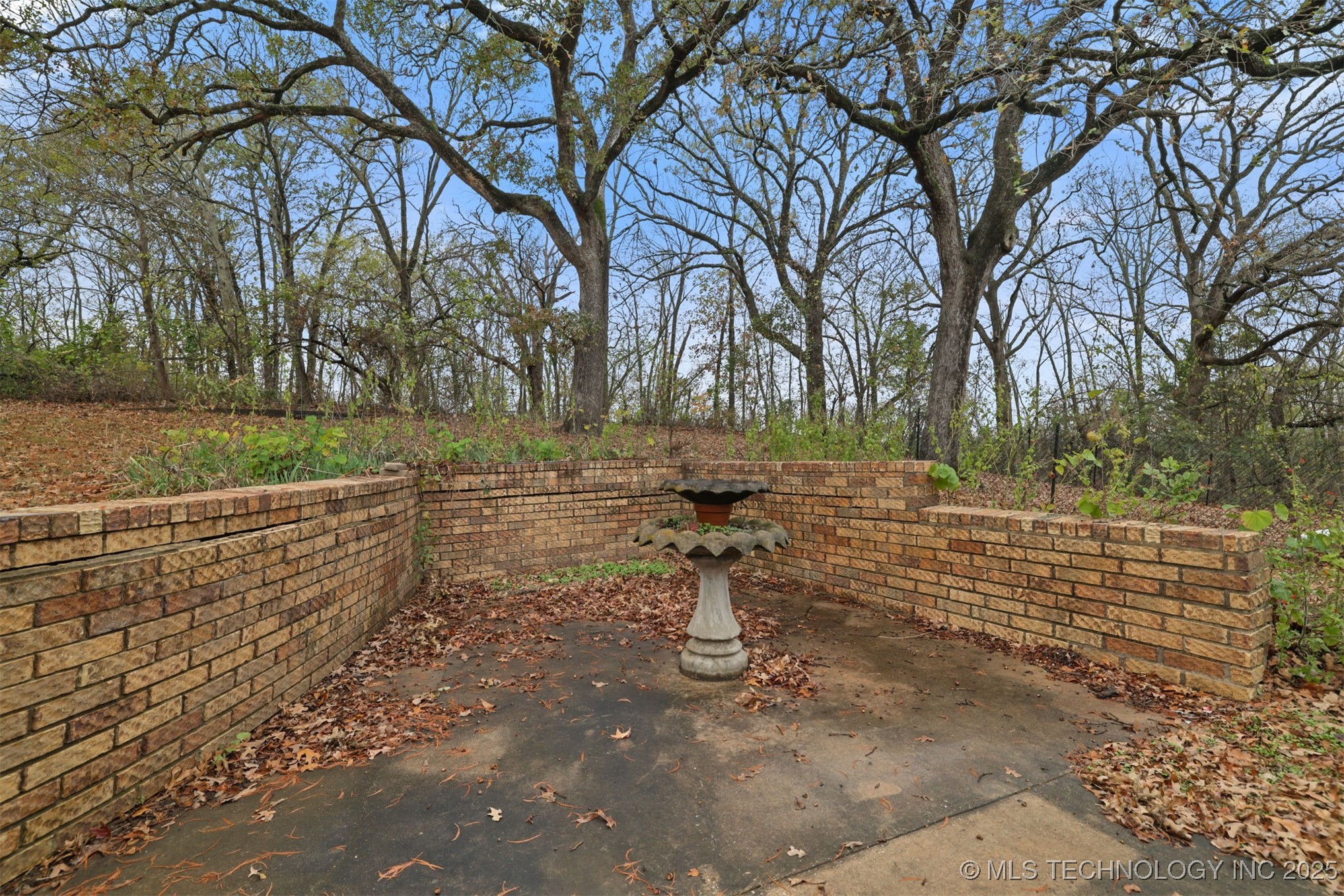 921 Crooked Oak Drive