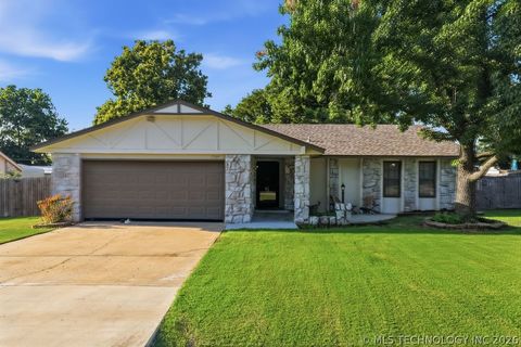 Photo of 17509 E 78th Street N, Owasso, OK 74055 (MLS # 2624506)