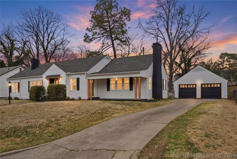 Photo of 2630 Columbus Avenue, Muskogee, OK 74401 (MLS # 2608040)
