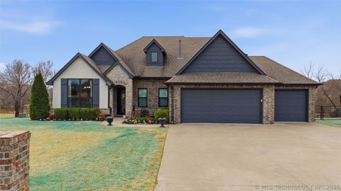 Photo of 8442 Spring Creek Court, Claremore, OK 74019 (MLS # 2607815)