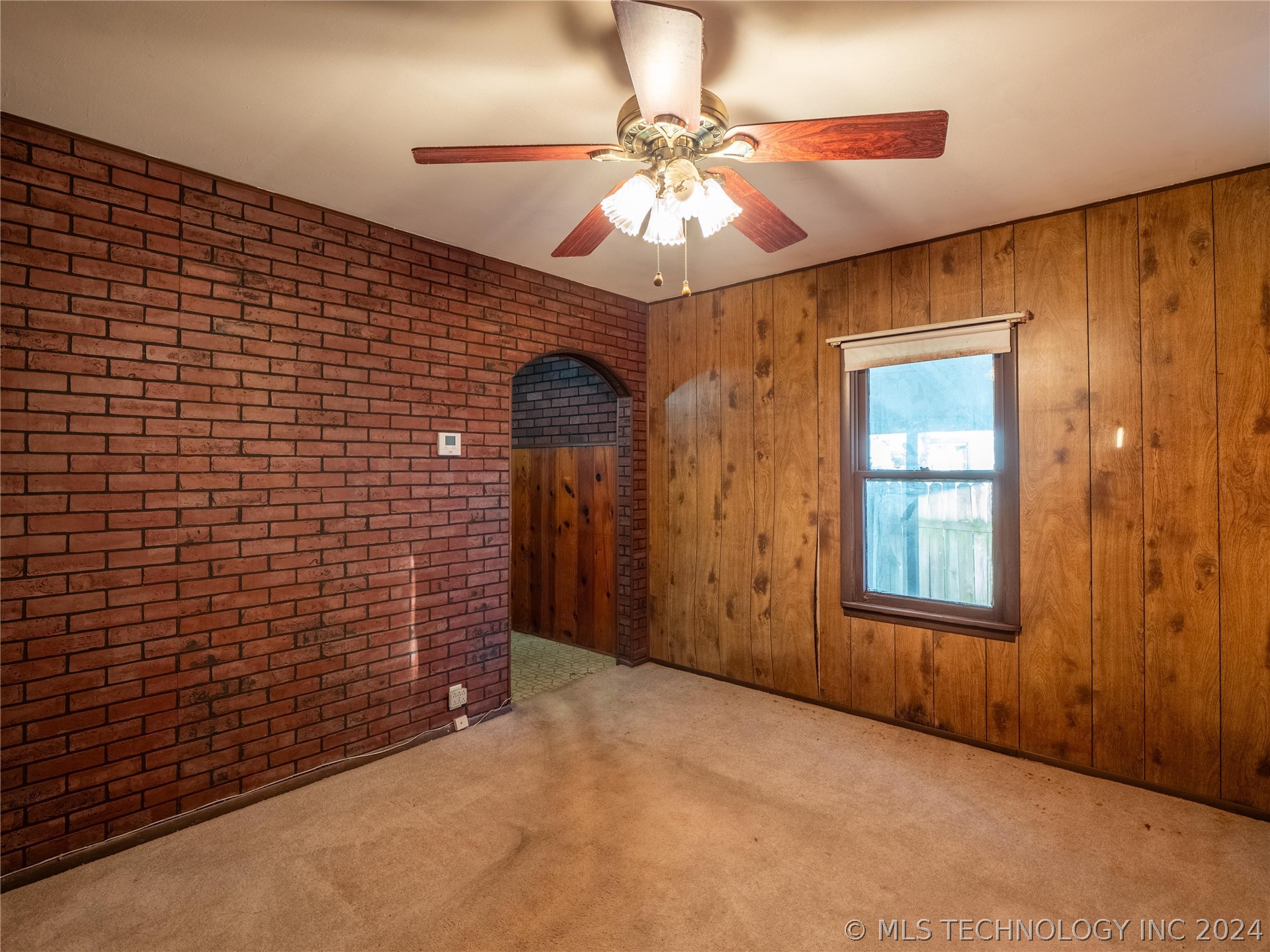 Photo 6 of 19 of 916 E Kiowa Avenue house