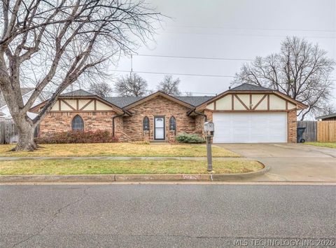 Photo of 7225 Skylark Lane, Oklahoma City, OK 73162 (MLS # 2625421)
