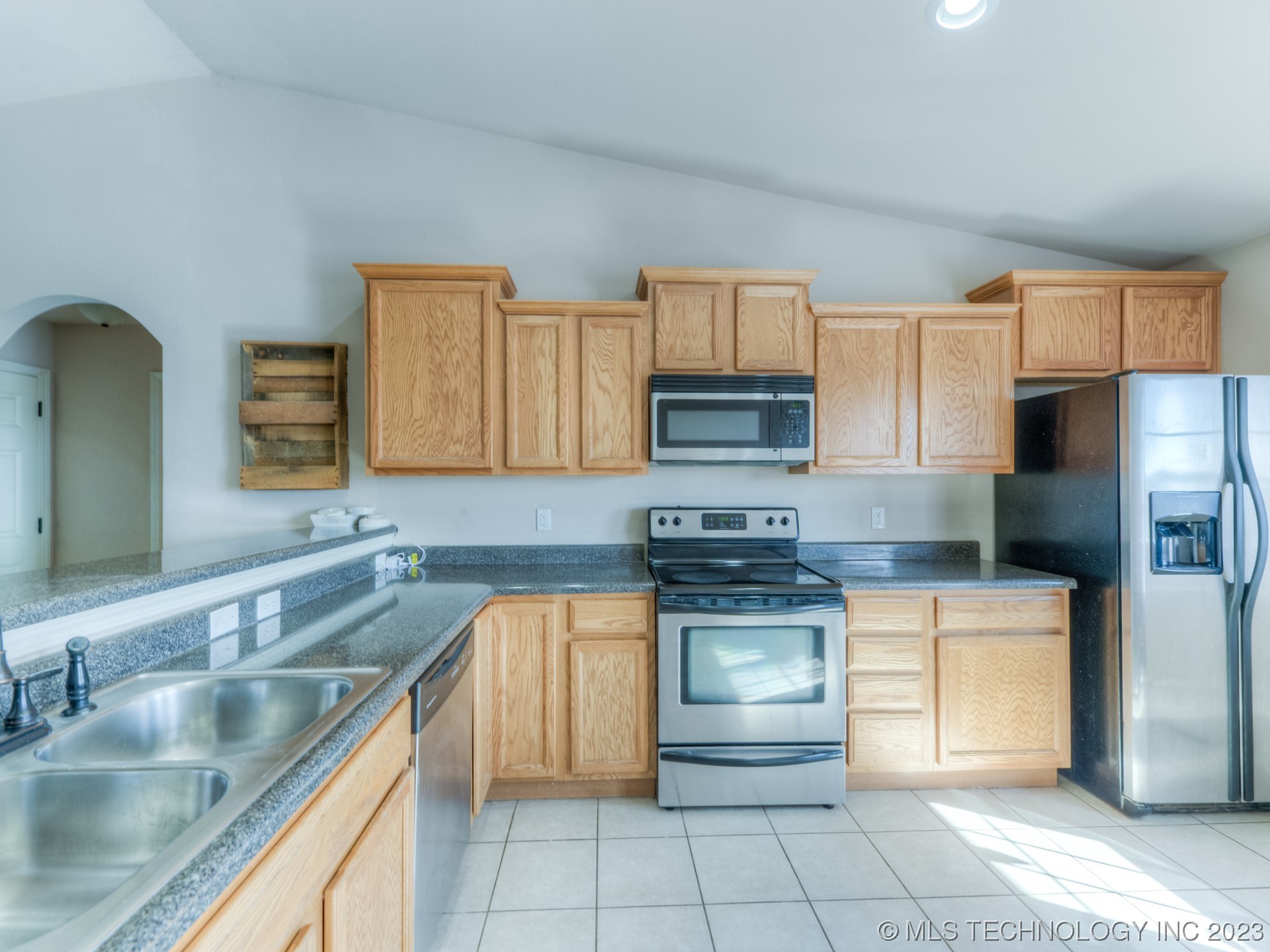Photo 8 of 26 of 438 E 150th Street S house