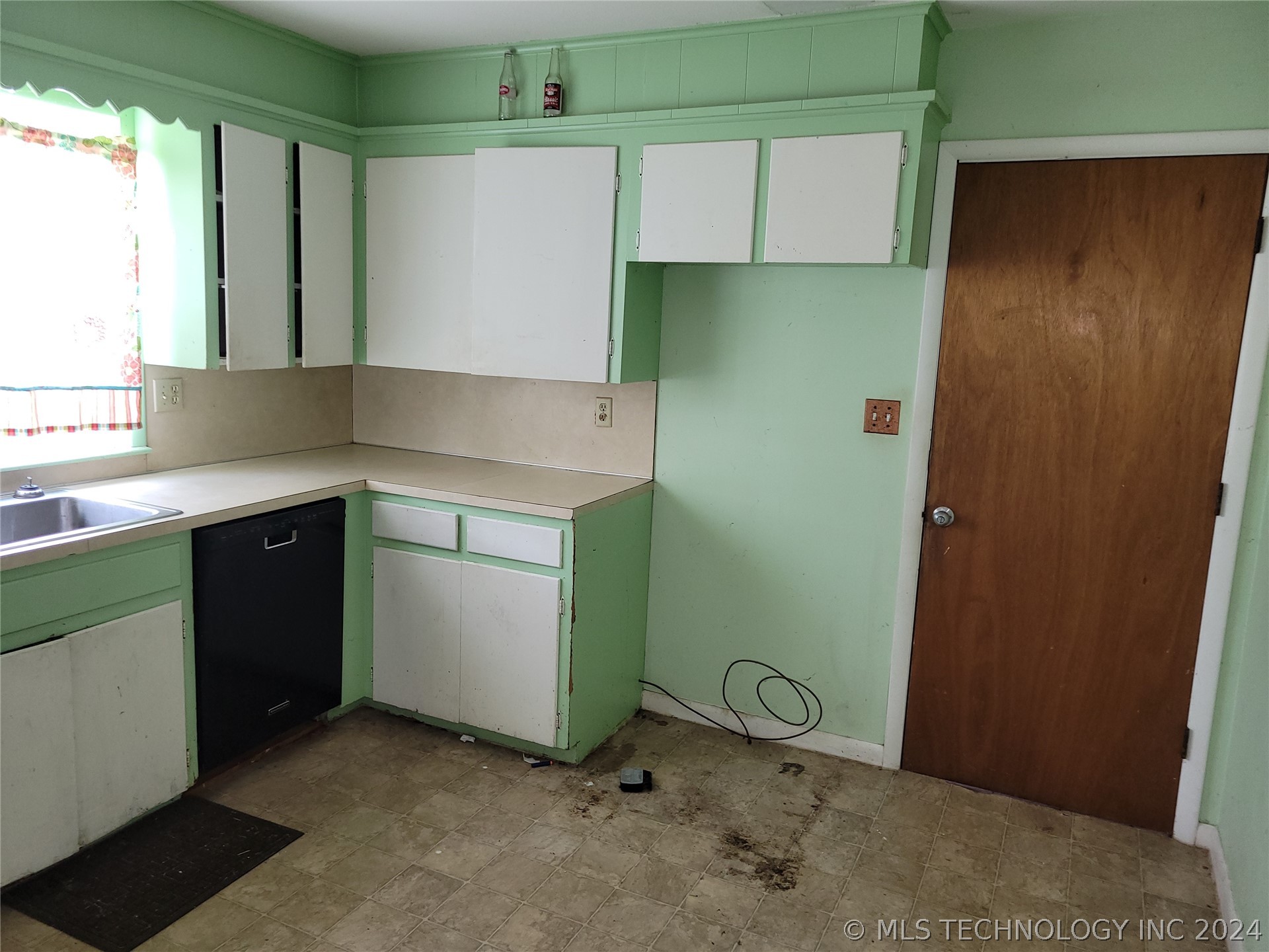 Photo 8 of 41 of 245 E 148TH Street S house