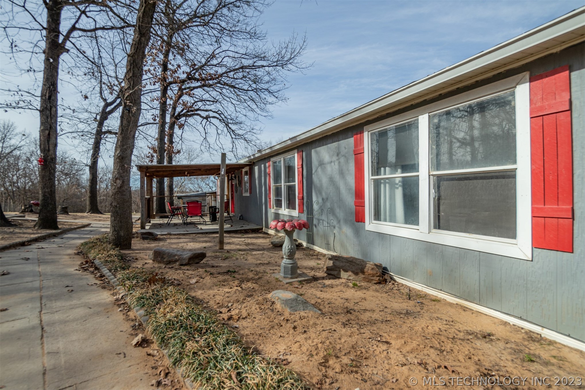 219 Mistletoe Lane
