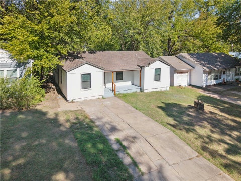 Photo of 1004 Fremont Street, Muskogee, OK 74401 (MLS # 2638613)