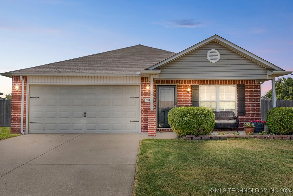 View Broken Arrow, OK 74011 house