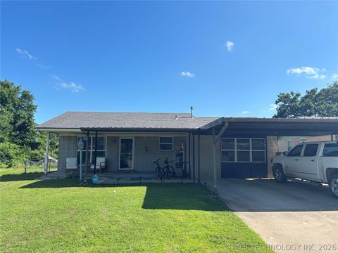 Photo of 100 W Linda Street, Sapulpa, OK 74066 (MLS # 2622221)
