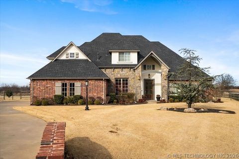 Photo of 7160 Bluebird Court, Owasso, OK 74055 (MLS # 2604170)