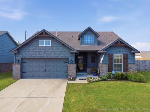 Photo of 3204 W Charlotte Street, Broken Arrow, OK 74011 (MLS # 2624204)