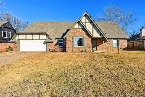 Photo of 8229 S 74th East Avenue, Tulsa, OK 74133 (MLS # 2602654)