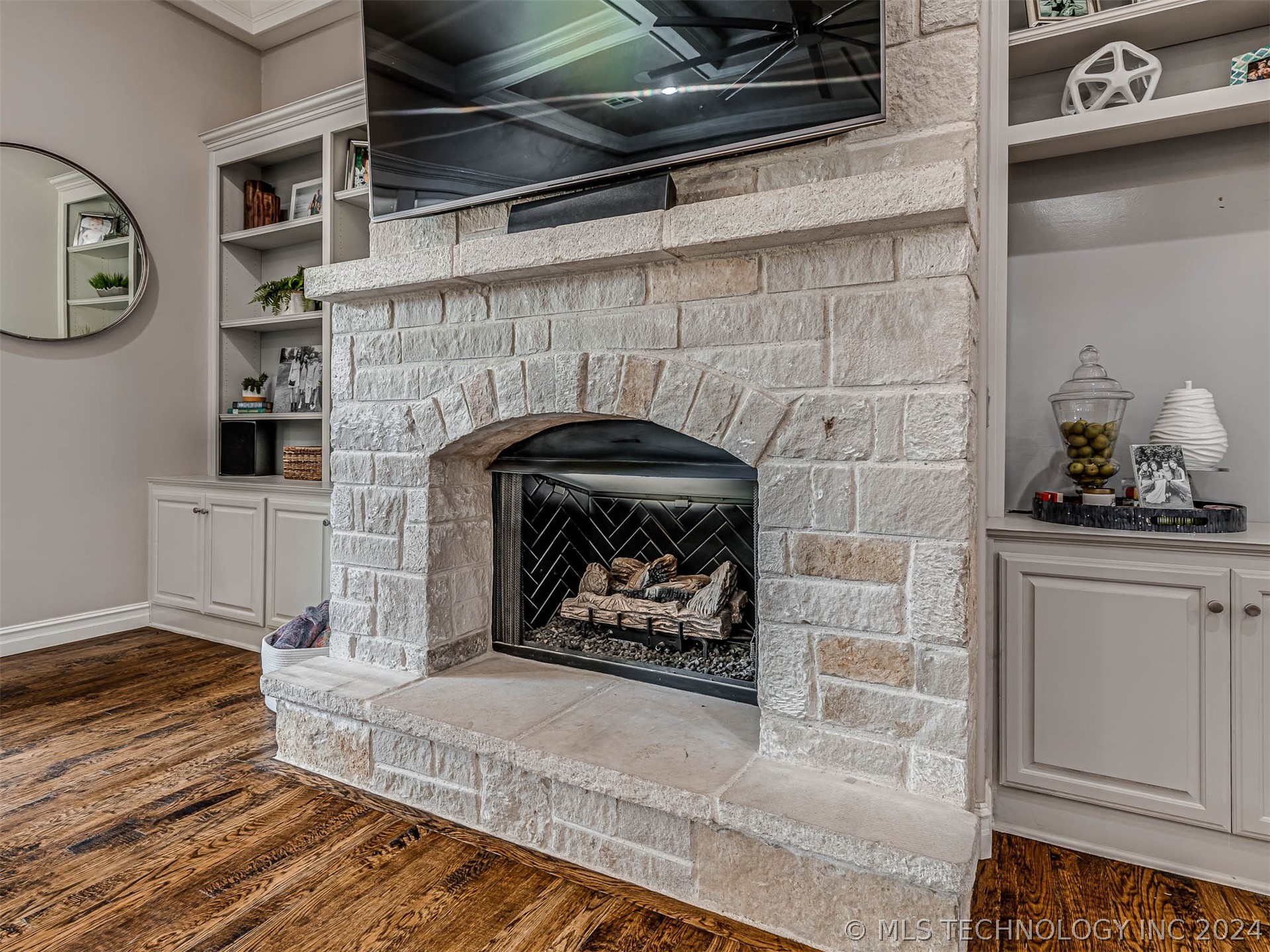 Photo 9 of 47 of 10673 S 93rd EastAvenue house