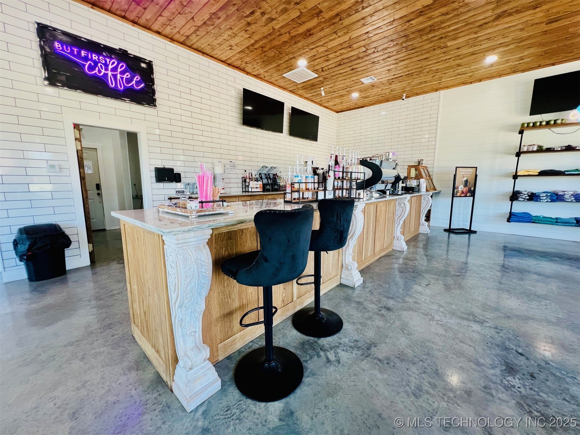 211 W Hwy 70