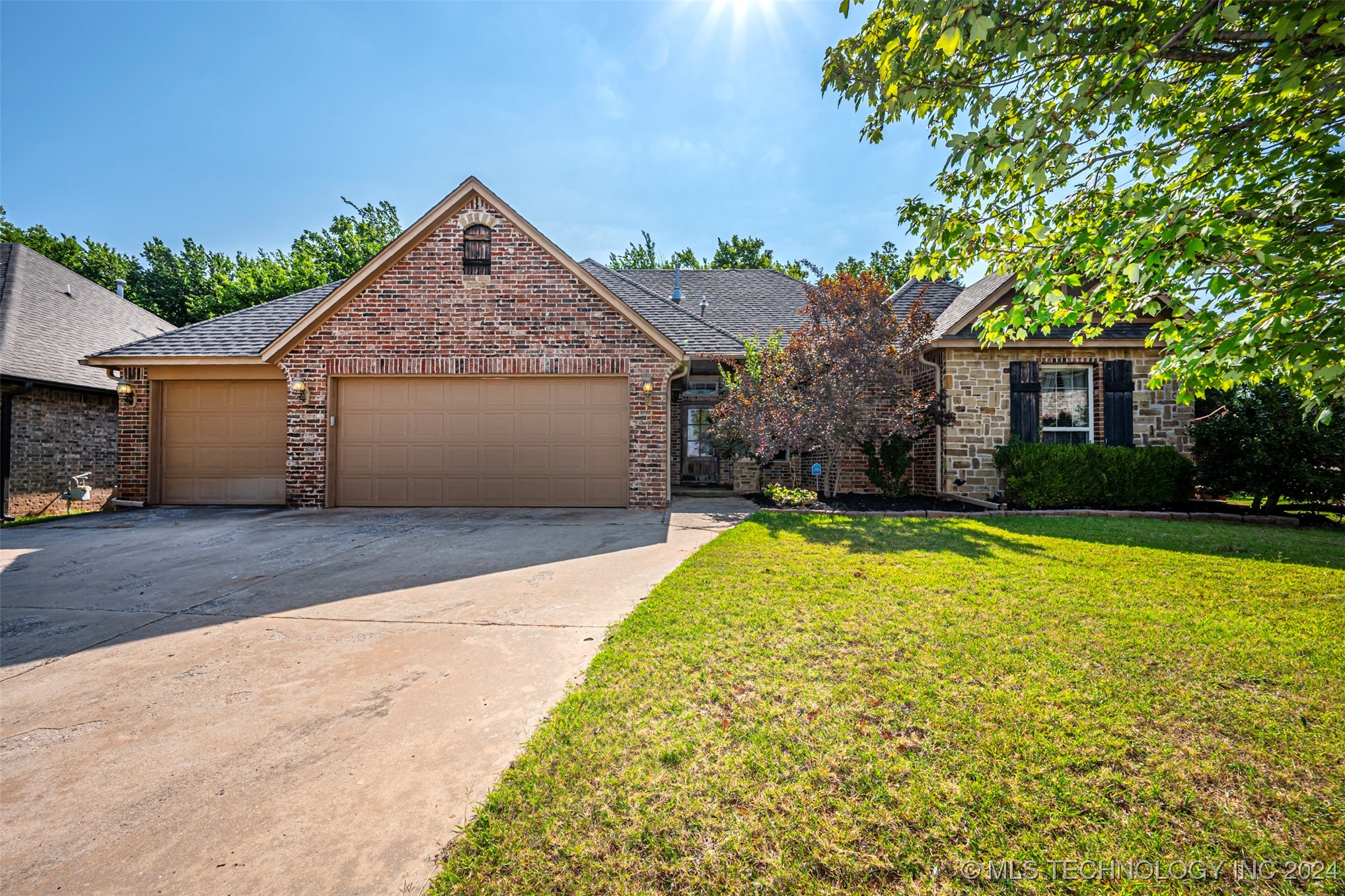 View Edmond, OK 73012 property