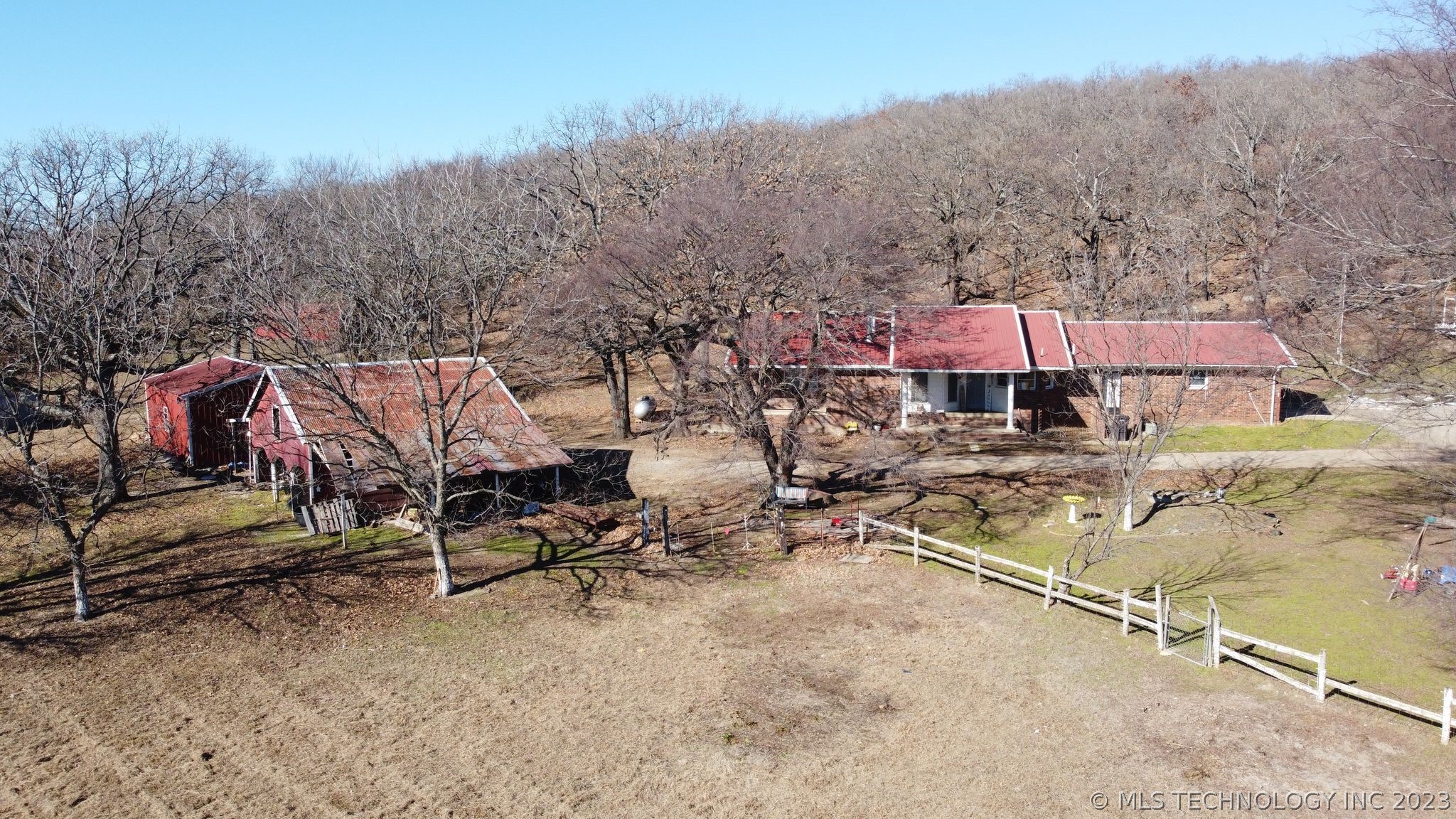 Photo 1 of 38 of 10157 N County Road 4400 Road house