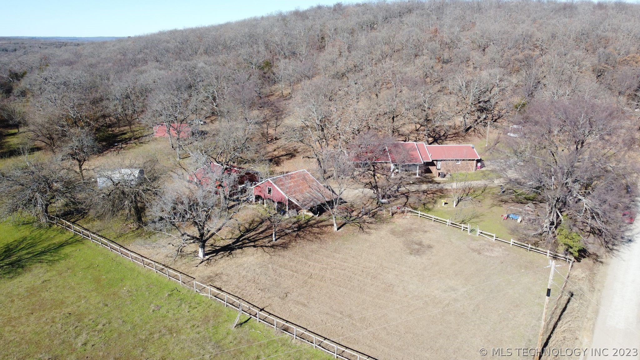 Photo 35 of 38 of 10157 N County Road 4400 Road house