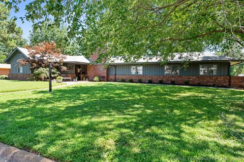 Single Family Residence in Muskogee OK 4701 Girard Street.jpg