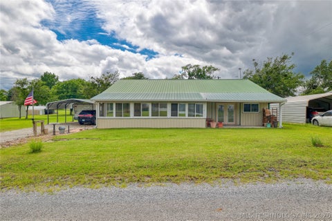 Photo of 239 Five Tribes Drive, Canadian, OK 74425 (MLS # 2622319)