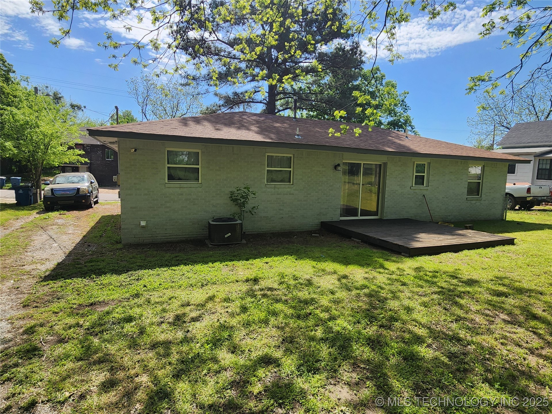 359 S California