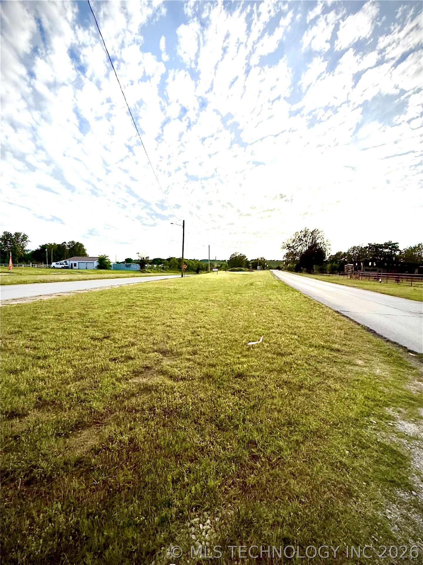 Photo 1 of 10 — 805 Robertson Hwy, Henryetta, OK 74437