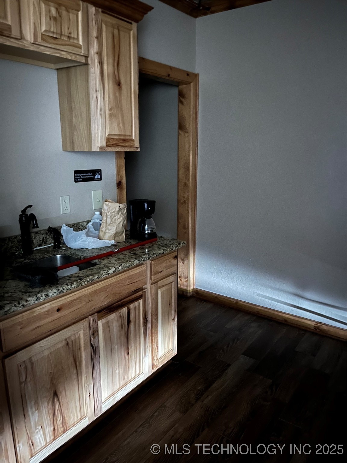 103 W Elm